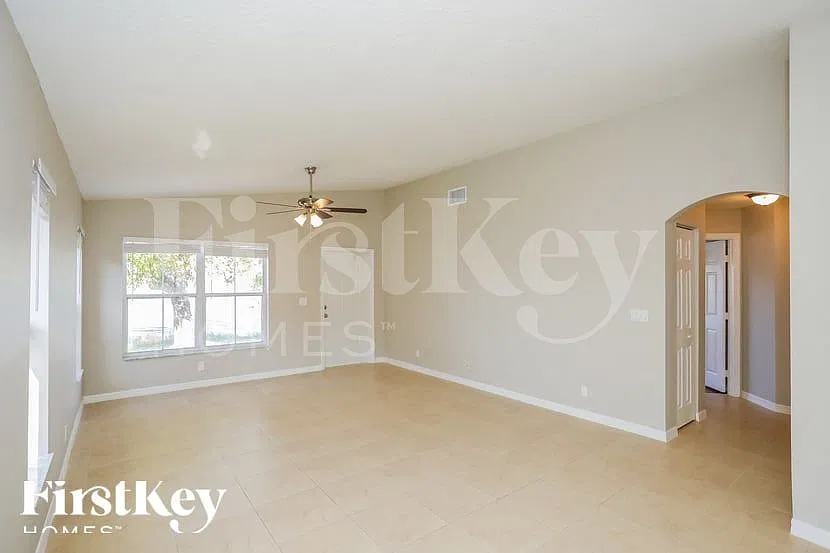 3 bed, 2.0 bath, 2091 sqft, $4,145 — Photo 3