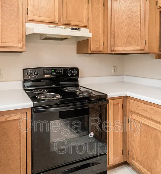 6770 Charles Dr — Photo 15
