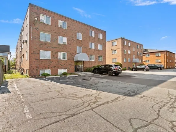 15 Staples Ave APT 35, Everett, MA 02149