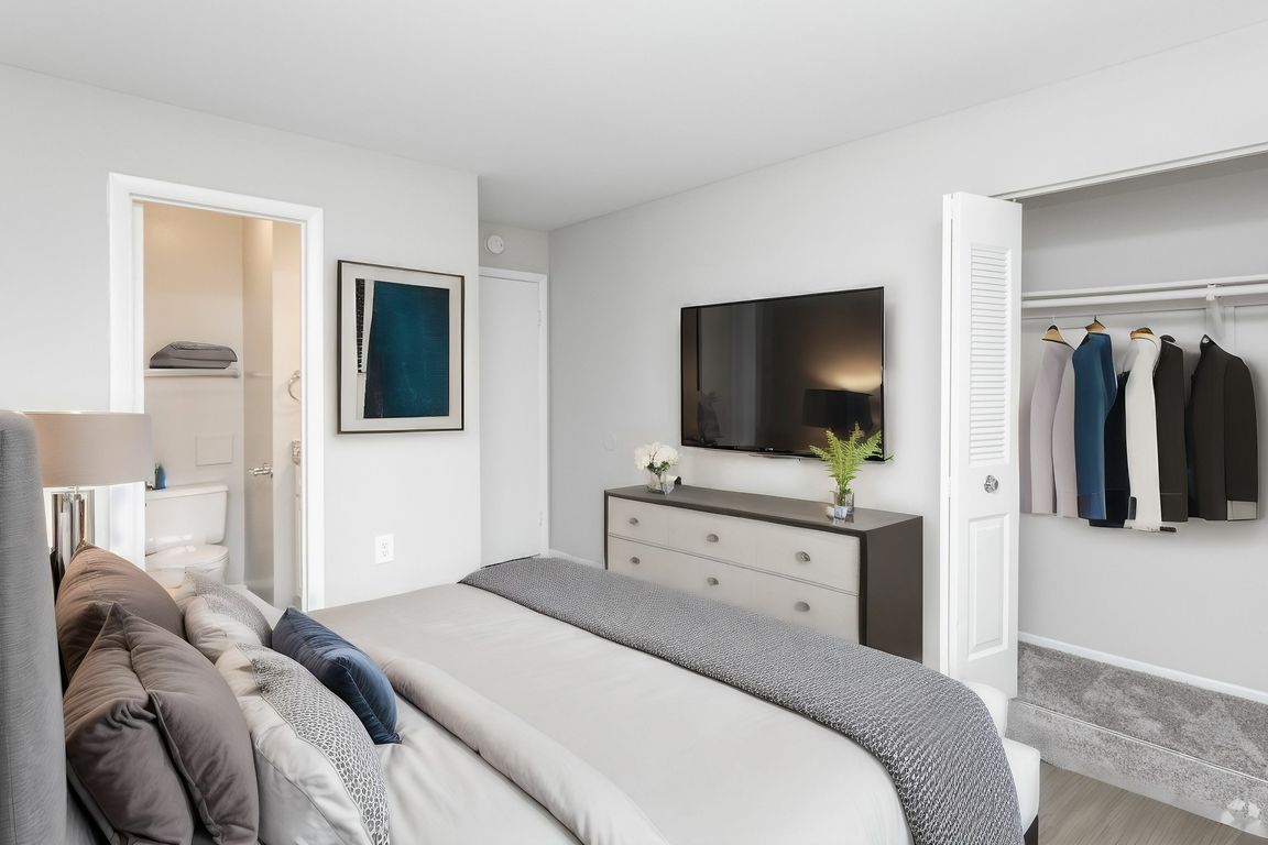 Bedroom at Autumn Columbia Apartments