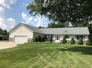 16421 Shamrock Dr, Mishawaka, IN 46544