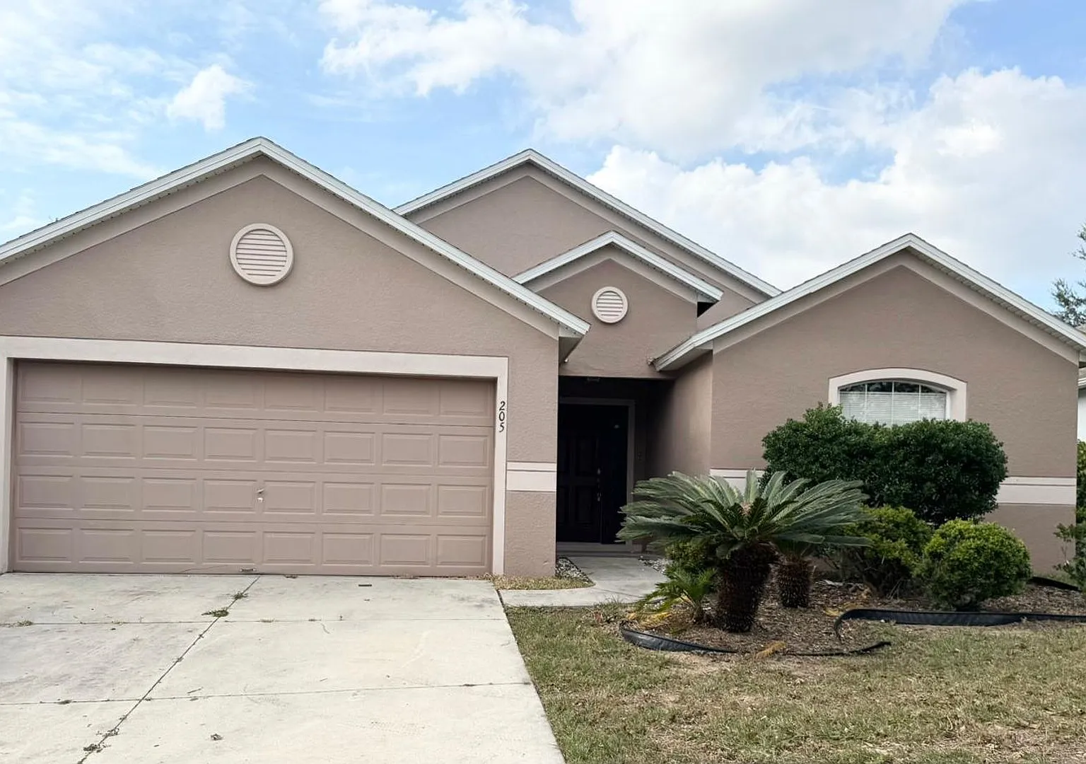 Cozy 4/2 Single-family home in beautiful Groveland!! — Photo 1