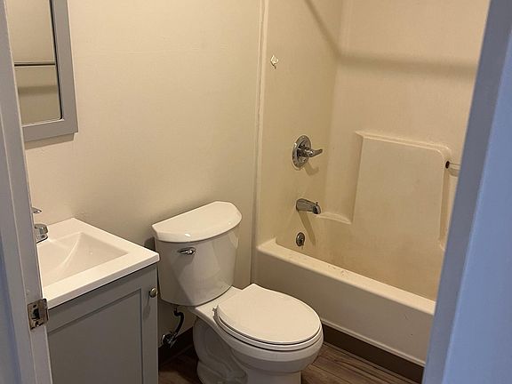 3rd image of 920 N Front St #1