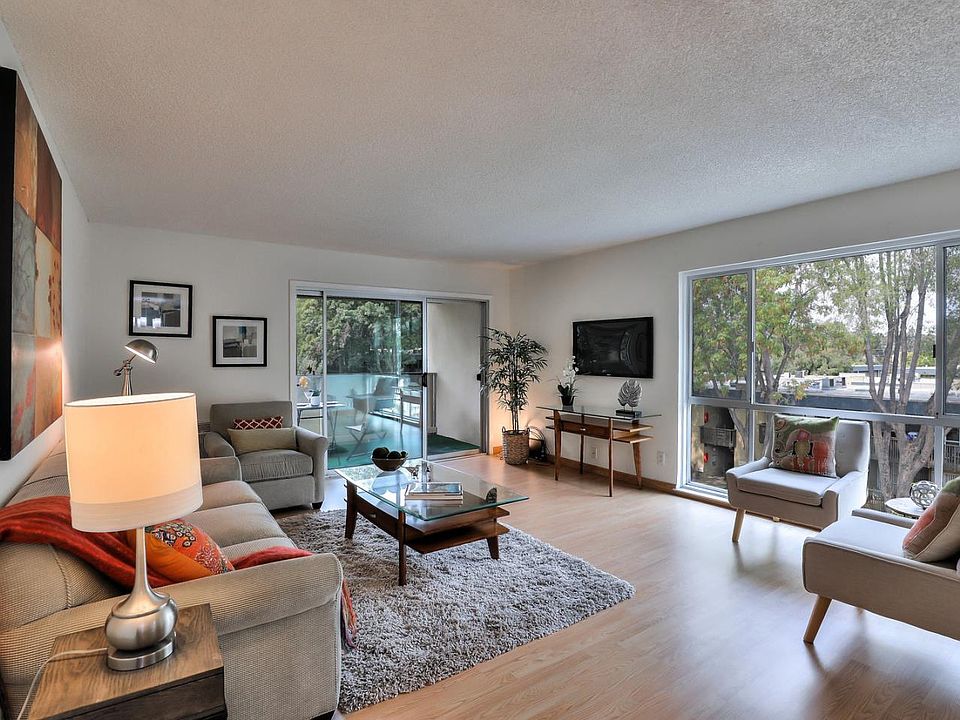 1st image of 1031 Crestview Dr APT 301
