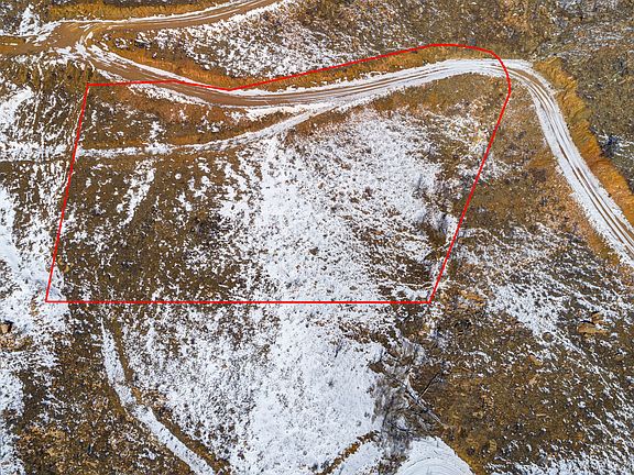 2nd image of 1596 Horse Mountain Dr