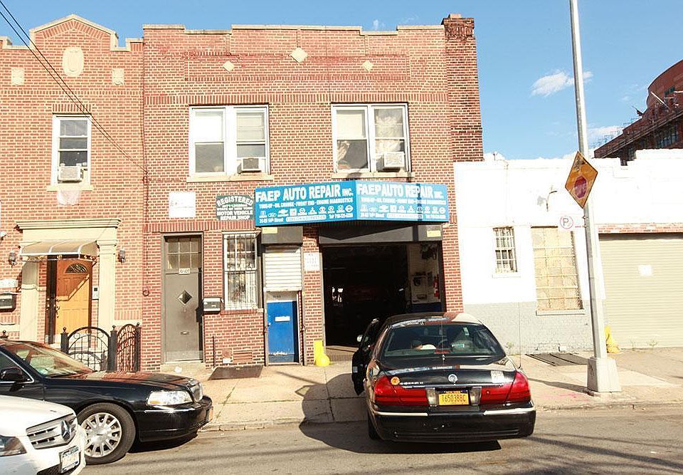 Building Photo 3