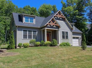 17 Stone Ridge Dr, Northampton, MA 01060