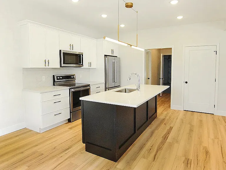 3011 Hawthorne Place Dr — Photo 4