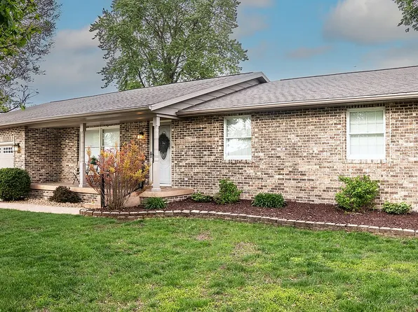 1032 N Main St, Effingham, IL 62401