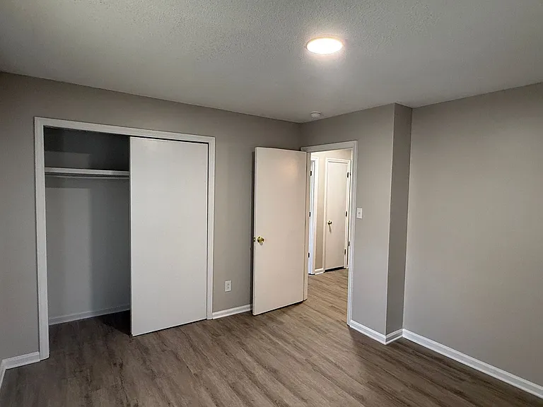 314 Hamilton Dr NE — Photo 9