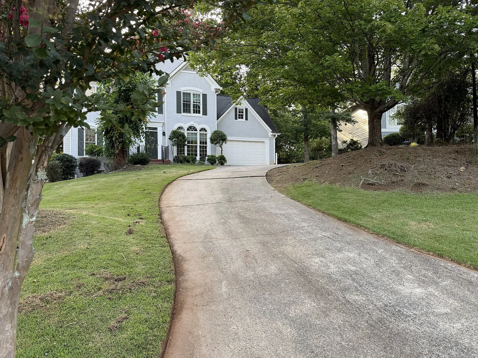 4 bed, 2.5 bath, 2230 sqft, $2,900 — Photo 2