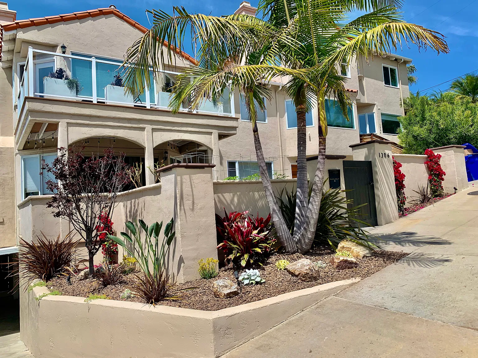 3 bed, 2.5 bath, 1980 sqft, $6,000 — Photo 2