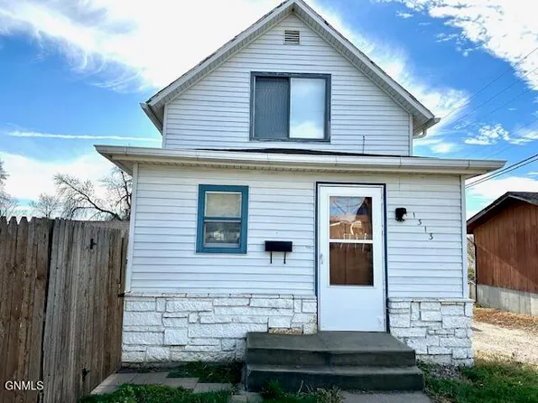 1313 E Rosser Ave, Bismarck, ND 58501