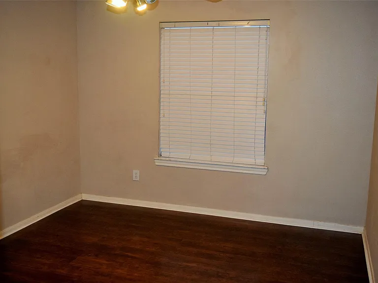 731 Annies Way — Photo 20