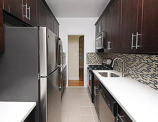 Rented by SW Queens Mezzanine | media 2