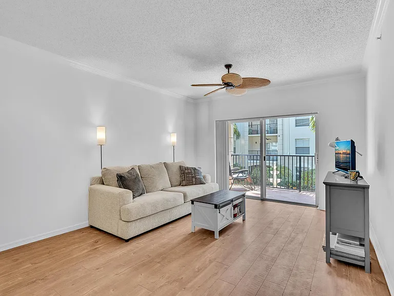 4216 Tuscany Way #4216 — Photo 27