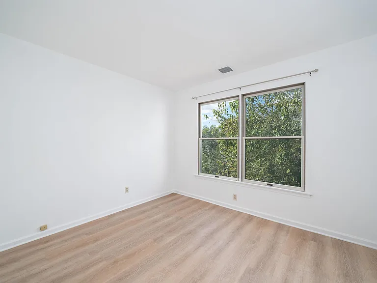 79 Sherman Pl #2 — Photo 20