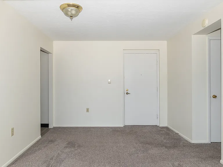 Portage Towers Apartments — Photo 12