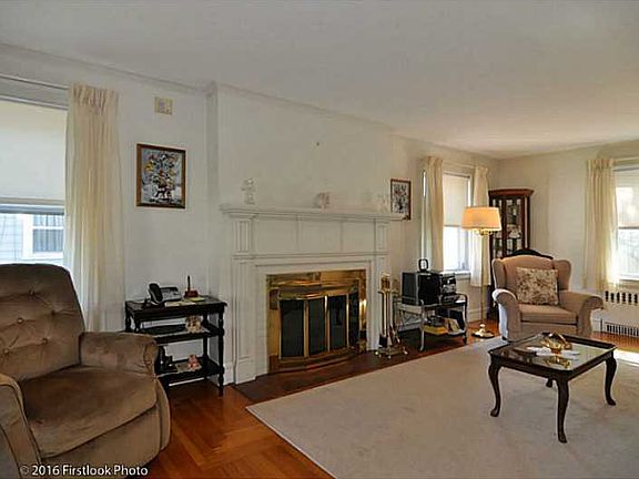 2nd image of 9 Mayflower Dr