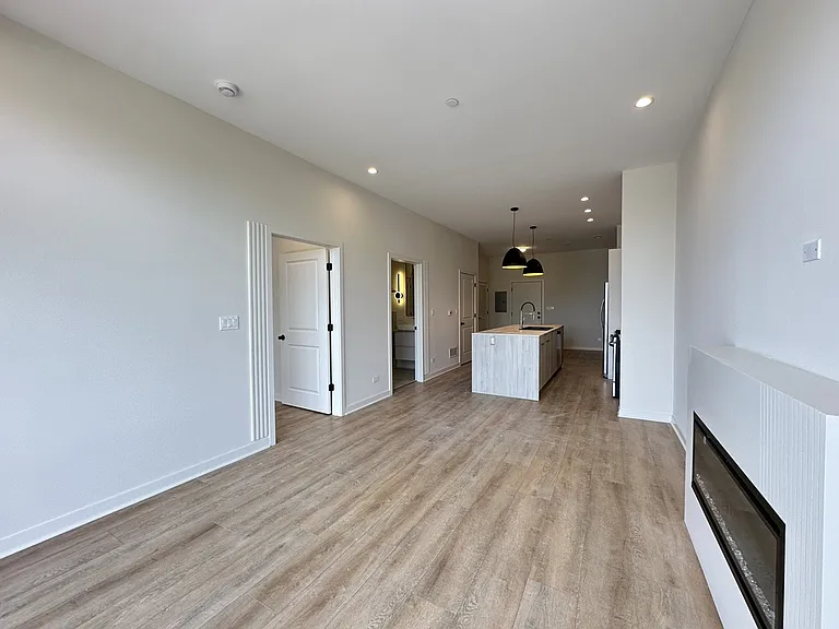 6340 W Belmont Ave #302 — Photo 14