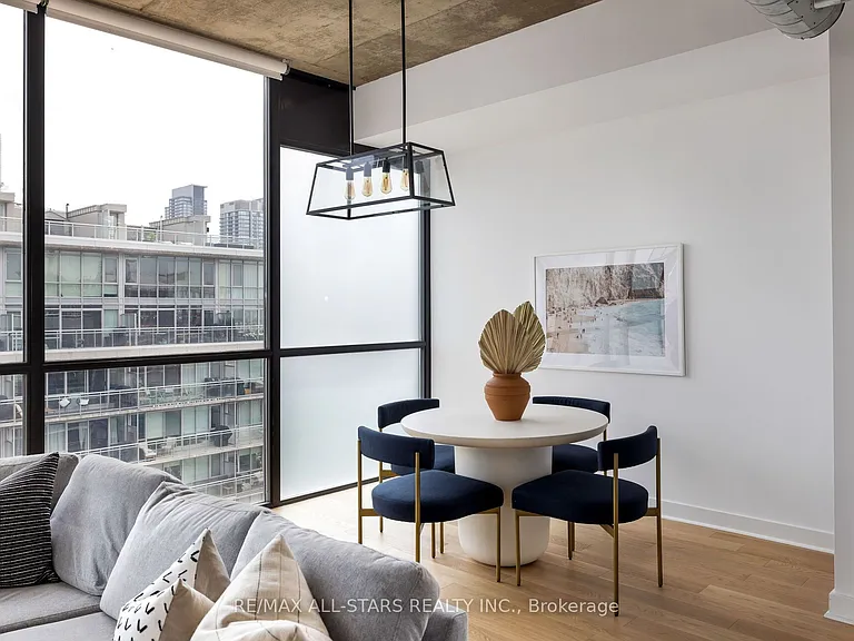 60 Bathurst St #Penthouse 1011 — Photo 7