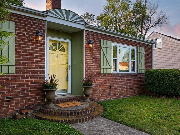 2nd image of 2379 Clarendon Ave