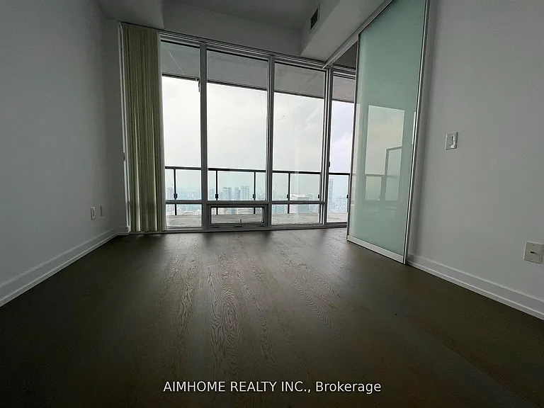488 University Ave #5103 — Photo 15