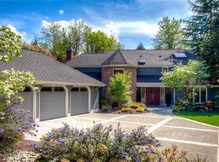 2690 84th Pl NE, Clyde Hill, WA 98004