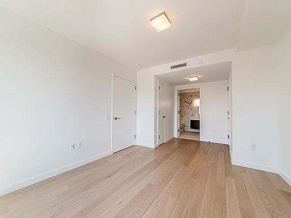 4th image of 13835 39th Ave APT 14B