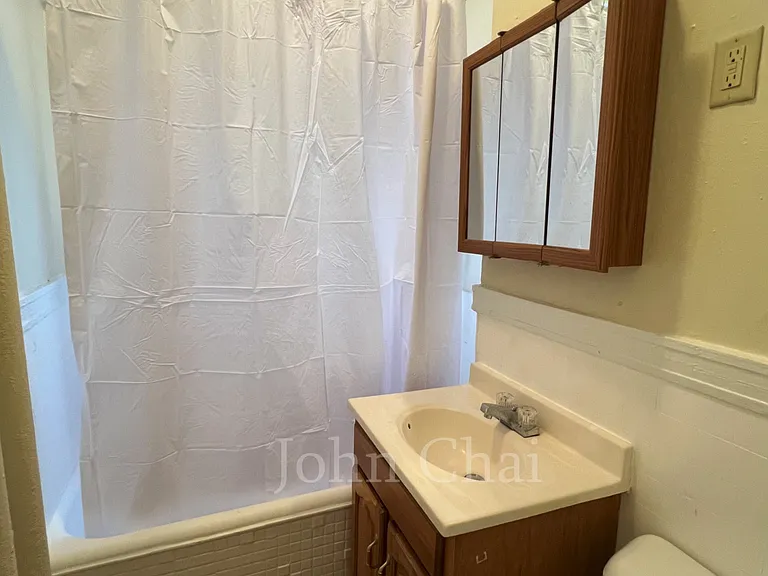 64 Woodstock Ave #8 — Photo 18