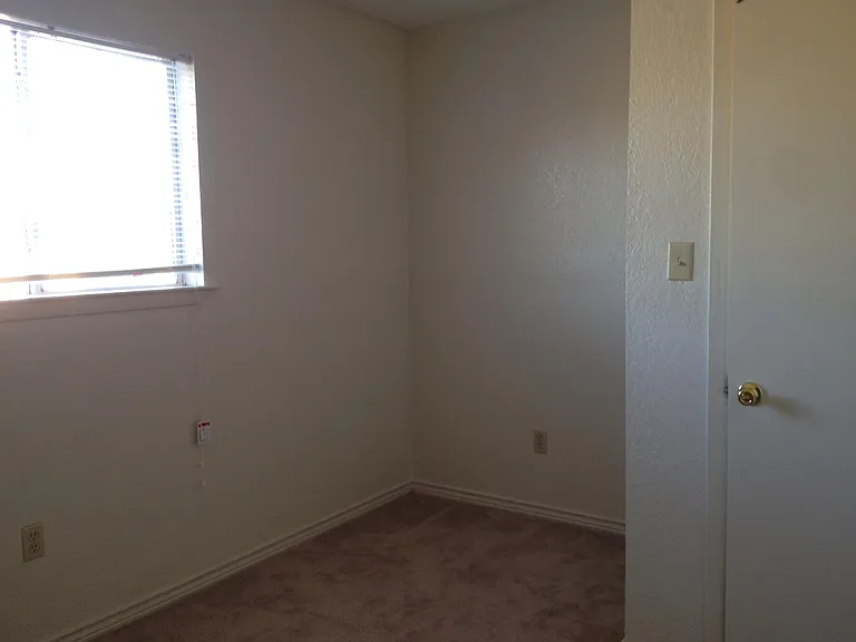 232 Craddock Ave — Photo 9