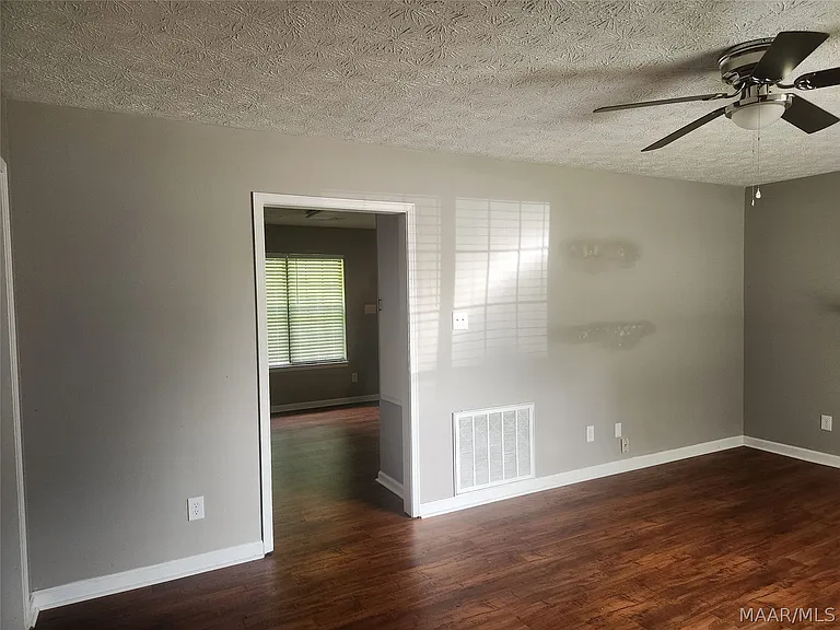 1214 Camellia Woods Ct — Photo 5