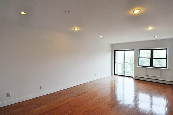 Rented by Modern Spaces | media 4