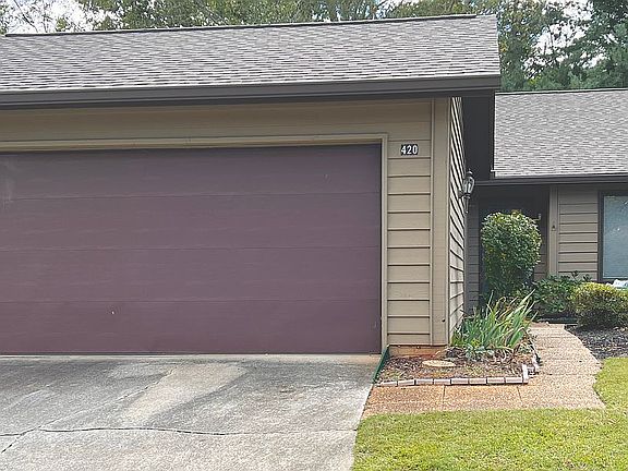 Entrance with 2 car garage