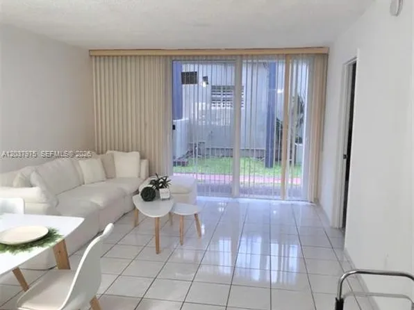 10000 NW 80th Ct, Hialeah Gardens, FL