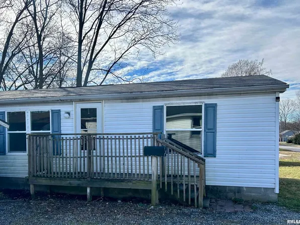 208 Orchard St, Zeigler, IL 62999