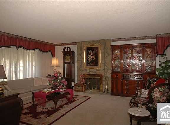 Spacious living room