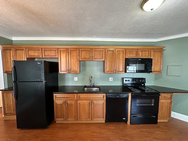 28 King St #1 — Photo 4