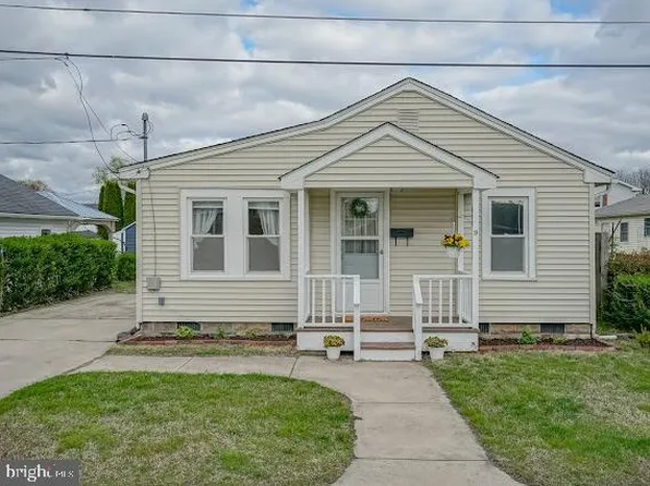 9 University Dr, Pennsville, NJ 08070