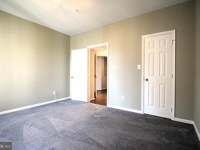 46598 Drysdale Ter #303 — Photo 24