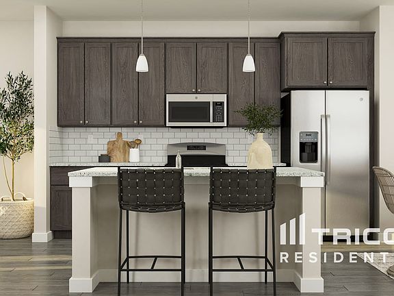 2nd image of 723 Lacewing Dr