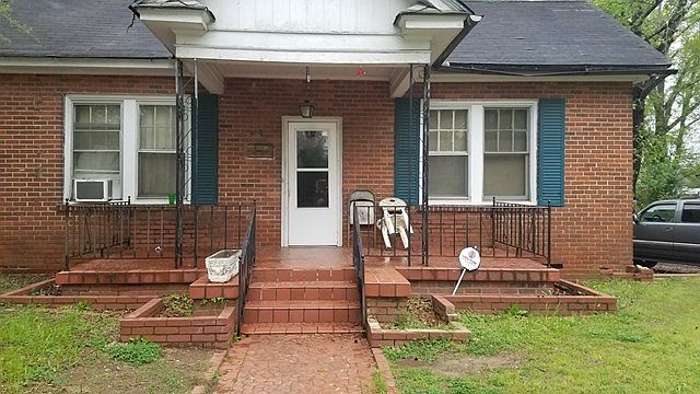 1st image of 209 Creswell Ave W