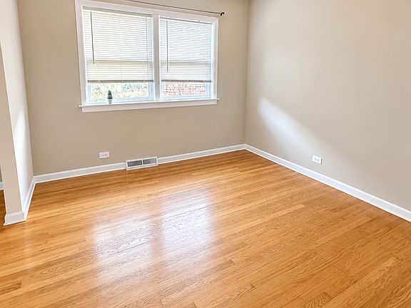 5th image of 7922 S Wood St #2