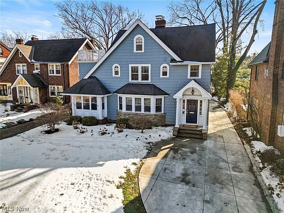 3rd image of 12911 Lake Ave