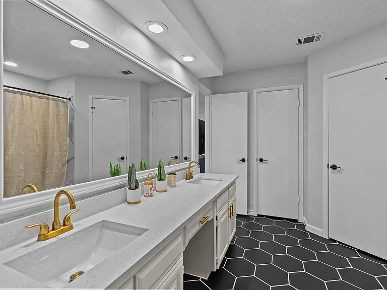 7628 Hunt Dr — Photo 31