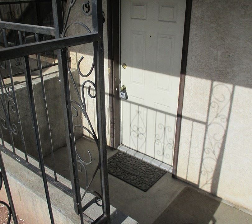 1st image of 928 E 5th St