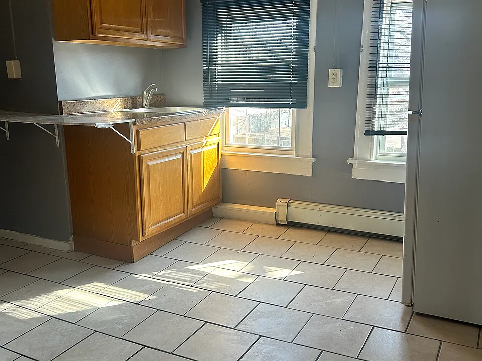 270 Davenport Ave #3