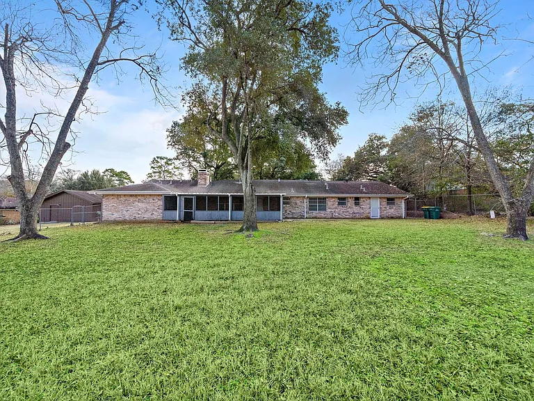 1104 Hillcrest Dr — Photo 19