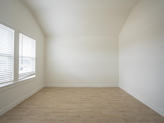 5th image of 1119 Santee Ct