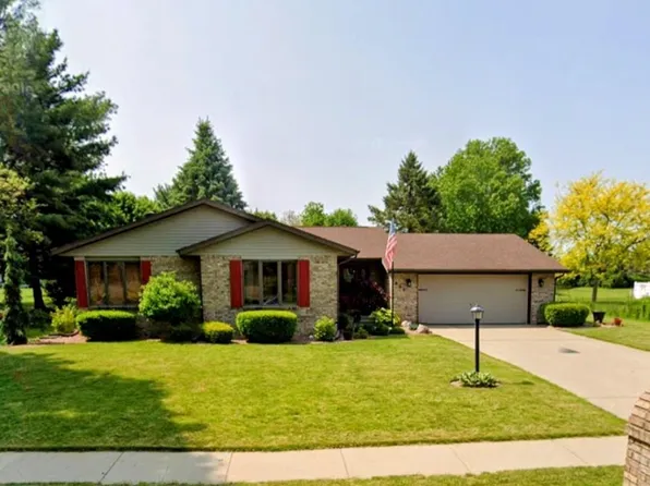827 Foxbriar Ln, Goshen, IN 46526